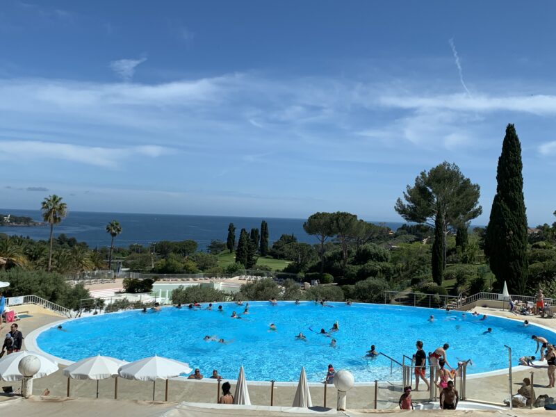 F2 vue mer village de vacances entre mer et massif de l’Estetel