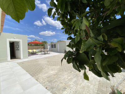 TRES CONFORTABLE VILLA ET SA DEPENDANCE - PISCINE - PROCHE PLAGE A PIED - GUIA-ALBUFEIRA-ALGARVE