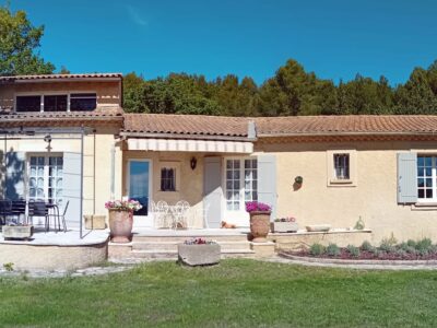 Loue villa jusqu'à 8 personnes avec piscine et piano à queue