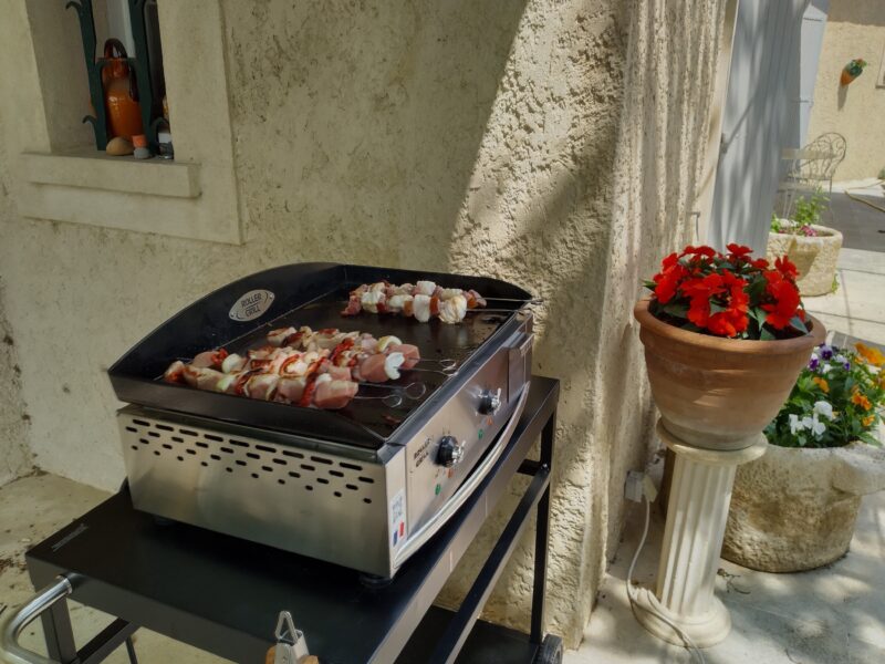 Loue villa jusqu'à 8 personnes avec piscine et piano à queue